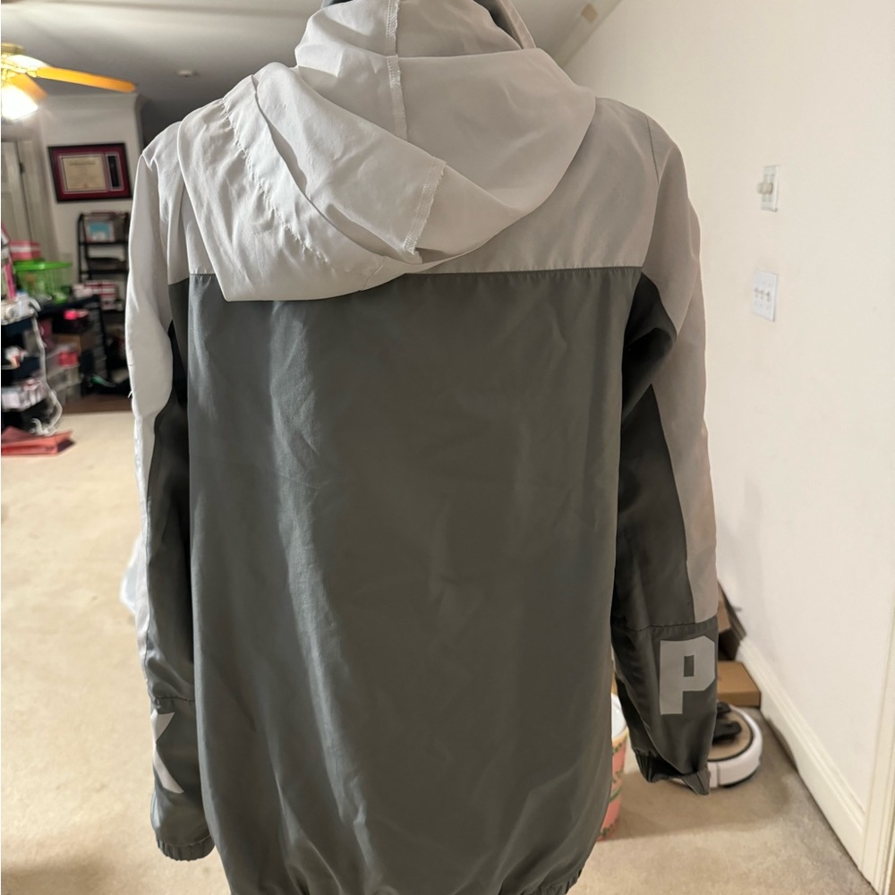Windbreaker - Picture 2 of 4